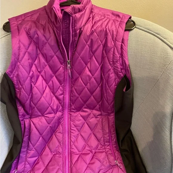 Marmot Women’s Quilted Down Vest - Picture 1 of 4